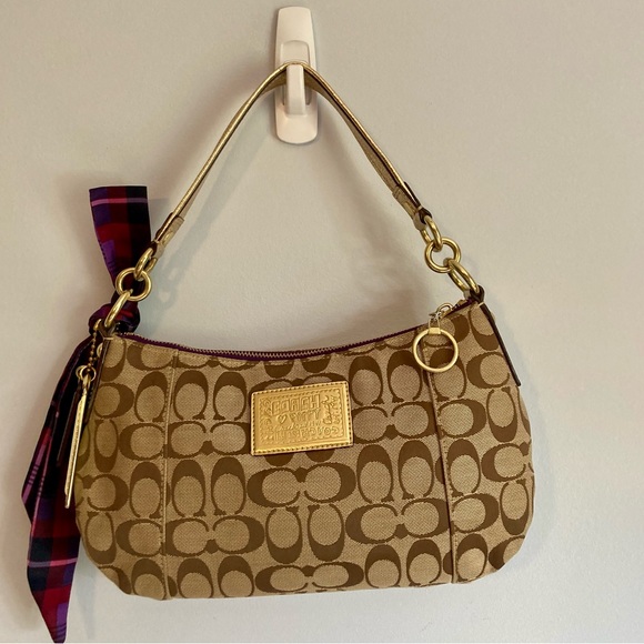 ❌❌ SOLD ❌❌ Authentic COACH crossbody/shoulder bag - Picture 1 of 6